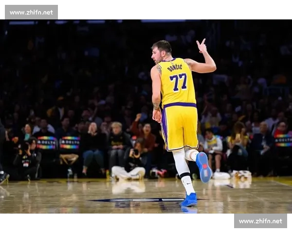 湖人对决独行侠焦点直播詹眉迎战东契奇胜负看点全解析深度前瞻夜 湖人对决独行侠焦点直播詹眉迎战东契奇胜负看点全解析深度前瞻夜